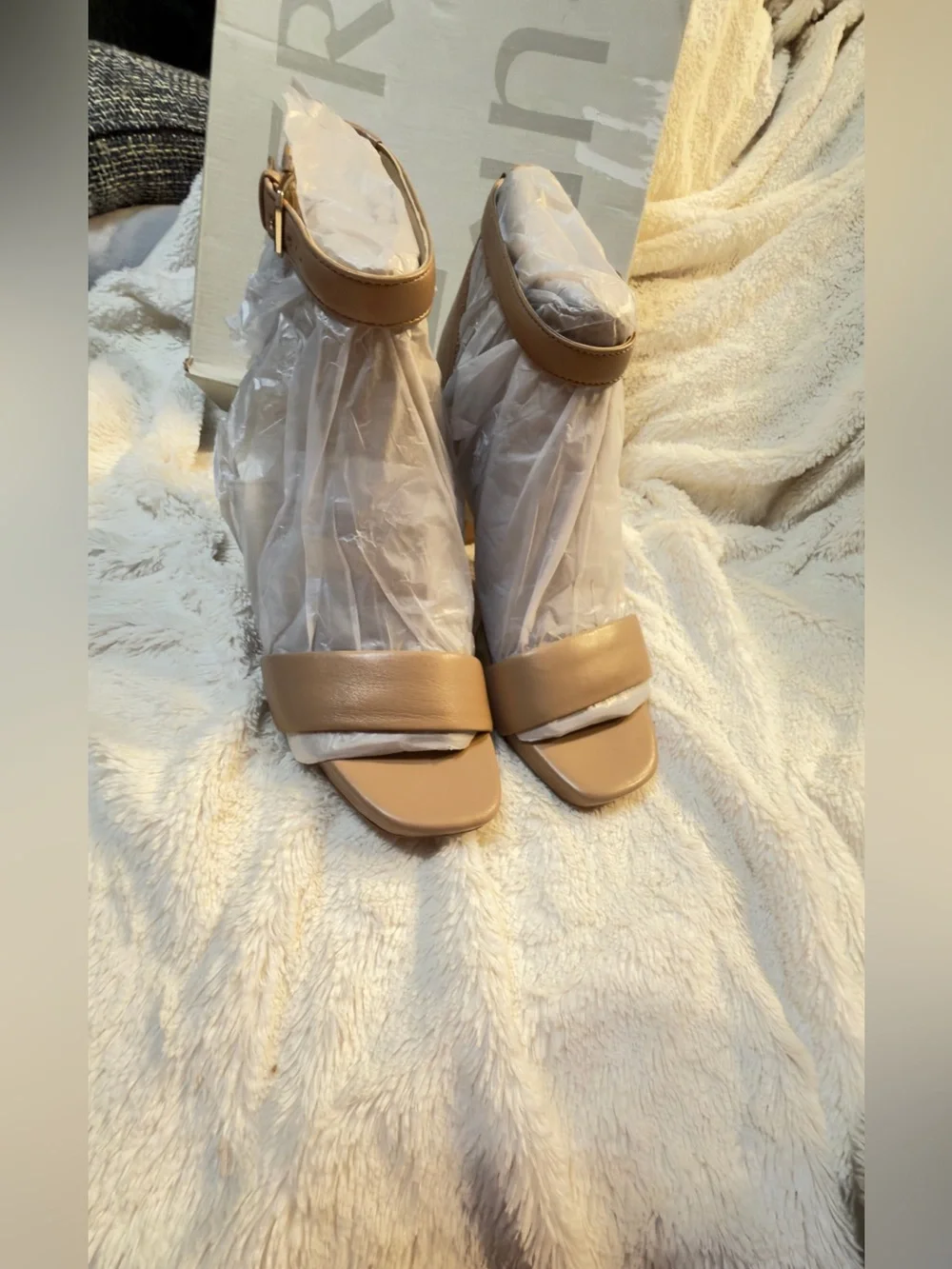 Naturalizer ‘Joy’ Heeled Sandal in a Crème Brulee Size 8 New in box